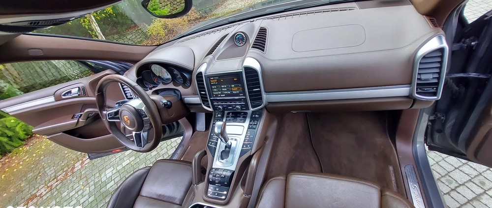 Porsche Cayenne cena 165000 przebieg: 182000, rok produkcji 2015 z Międzychód małe 667